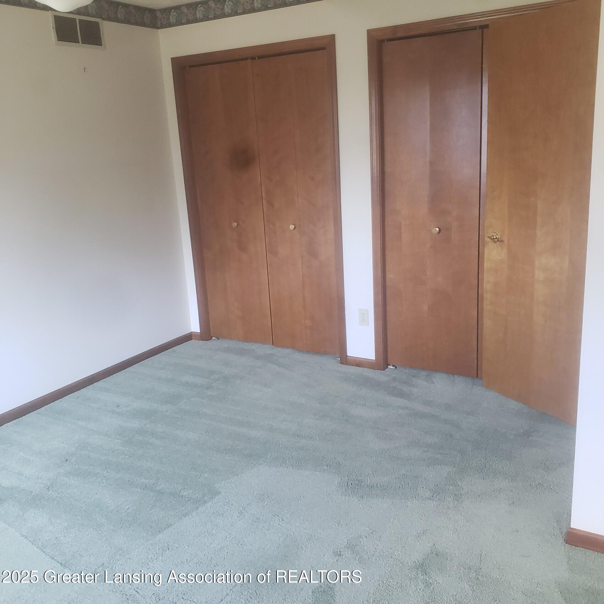 1033 North Creyts Road Lansing, MI 48917 - Photo 7 of 12 Creyts5