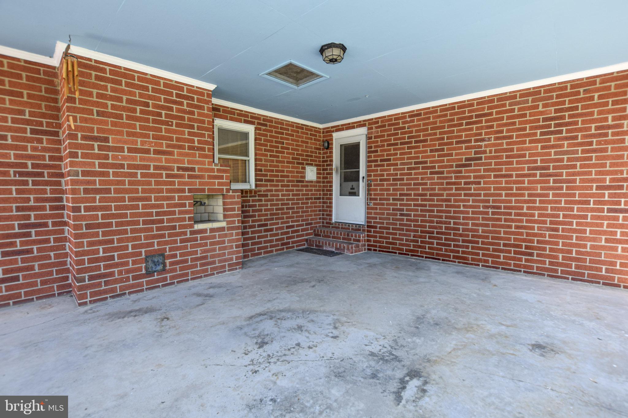 894 Files Cross Road Martinsburg, WV 25404 - Photo 3 of 40