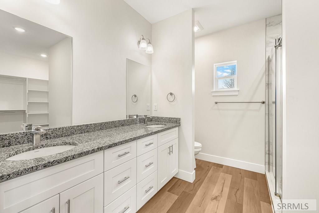 795 Lindy Lane Rigby, ID 83442 - Photo 16 of 36 Master Double Sink Bathroom