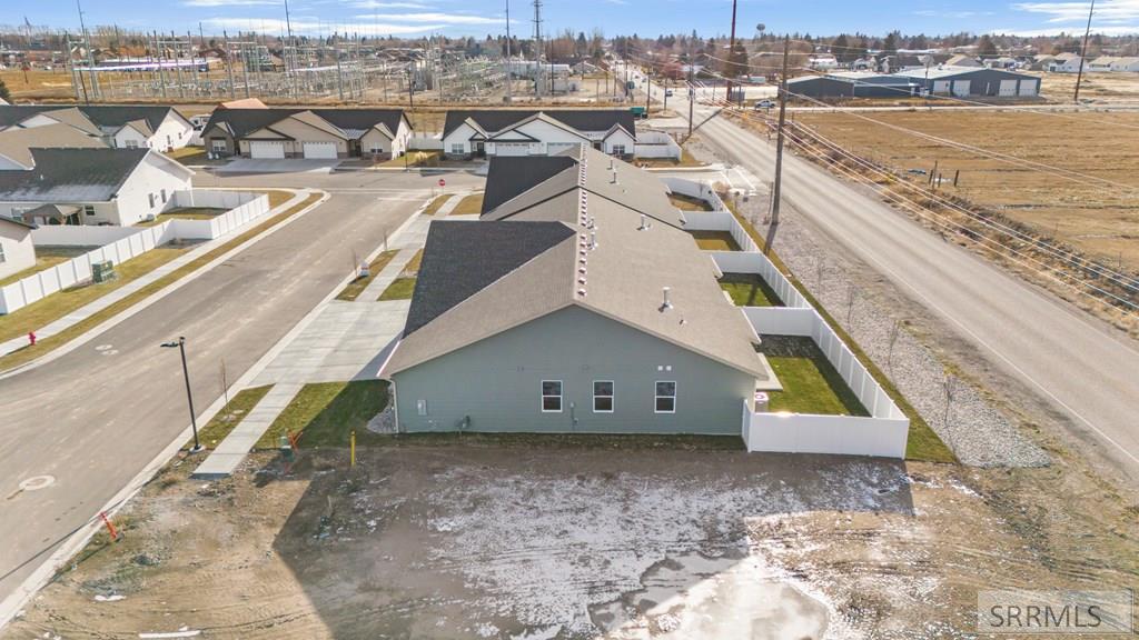 795 Lindy Lane Rigby, ID 83442 - Photo 27 of 36 Side View