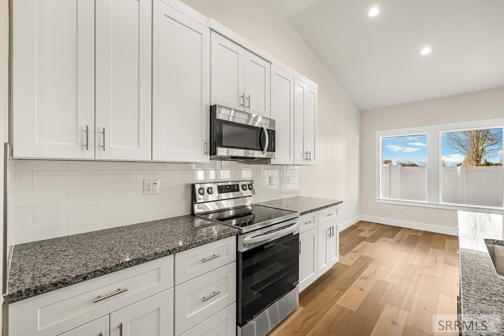 795 Lindy Lane Rigby, ID 83442 - Photo 10 of 36 Stainless Appliances