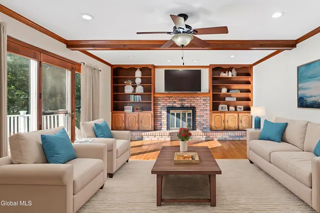 $599,900 | 209 Tamar Drive, Niskayuna, NY 12309