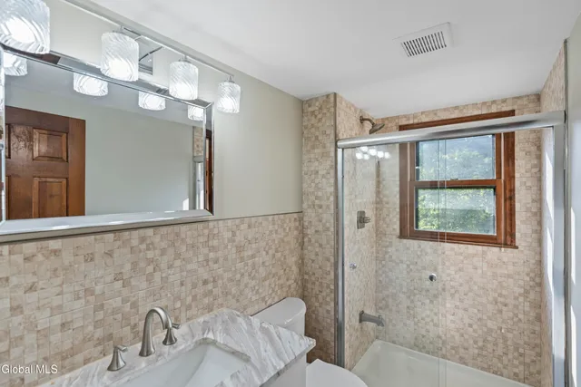 $599,900 | 209 Tamar Drive, Niskayuna, NY 12309