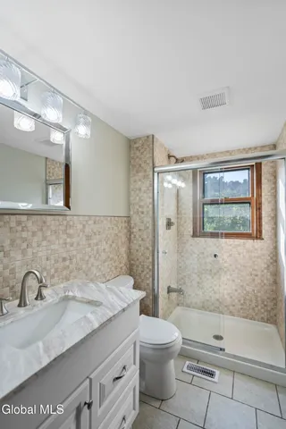 $599,900 | 209 Tamar Drive, Niskayuna, NY 12309