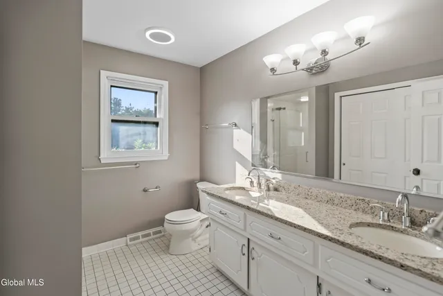 $599,900 | 209 Tamar Drive, Niskayuna, NY 12309