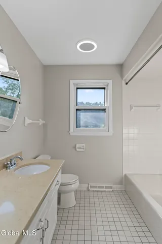 $599,900 | 209 Tamar Drive, Niskayuna, NY 12309