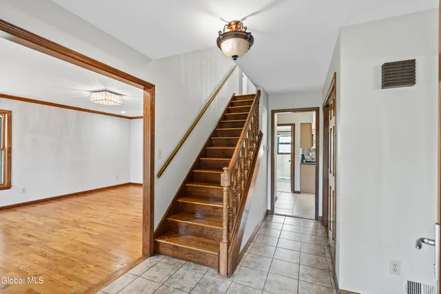 $599,900 | 209 Tamar Drive, Niskayuna, NY 12309