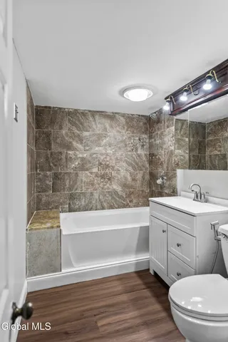 $599,900 | 209 Tamar Drive, Niskayuna, NY 12309