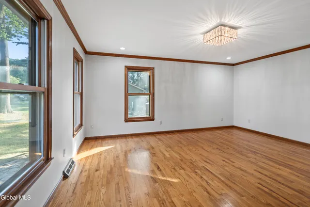 $599,900 | 209 Tamar Drive, Niskayuna, NY 12309