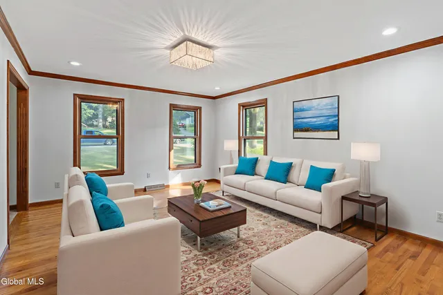 $599,900 | 209 Tamar Drive, Niskayuna, NY 12309