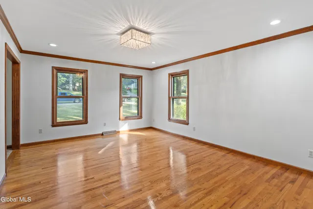 $599,900 | 209 Tamar Drive, Niskayuna, NY 12309