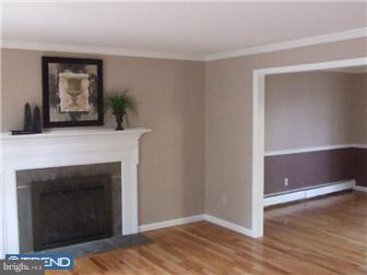 1013 Beech Road Wallingford, PA 19086 - Photo 4 of 12 Living Room