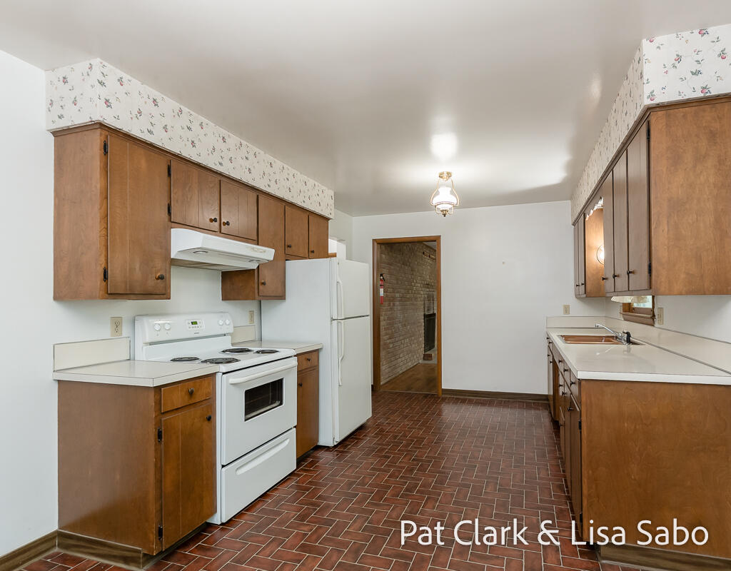 18412 168th Avenue Spring Lake, MI 49456 - Photo 9 of 39 18412 168thAve-11LoRes