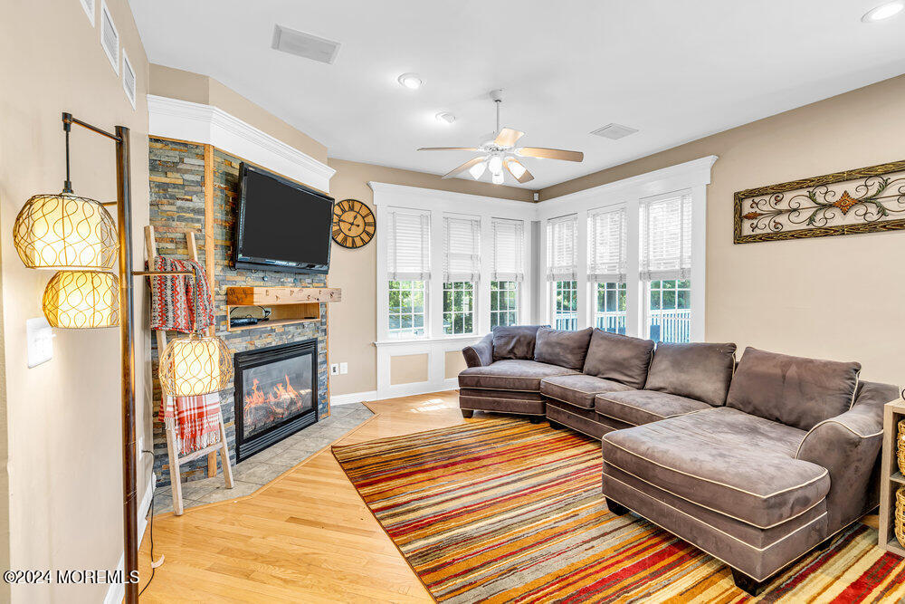 680 Locust Point Road Atlantic Highlands, NJ 07716 - Photo 11 of 46 015_dsc05803-1_94