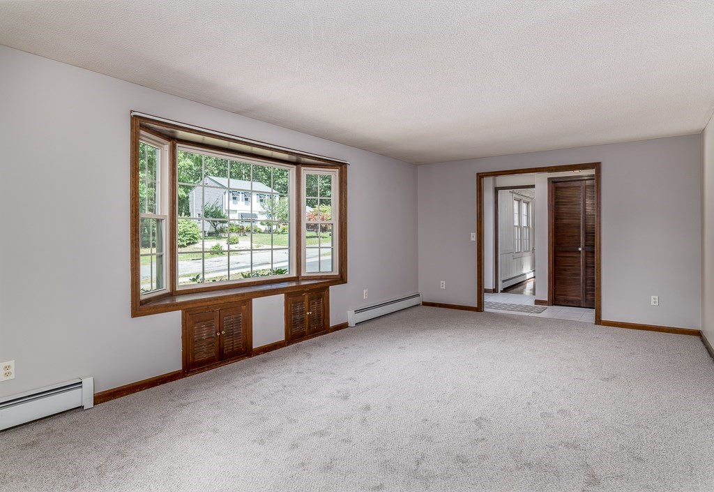 184 Cambridge Circle Longmeadow, MA 01106 - Photo 11 of 40