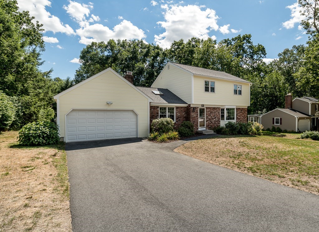 184 Cambridge Circle Longmeadow, MA 01106 - Photo 2 of 40