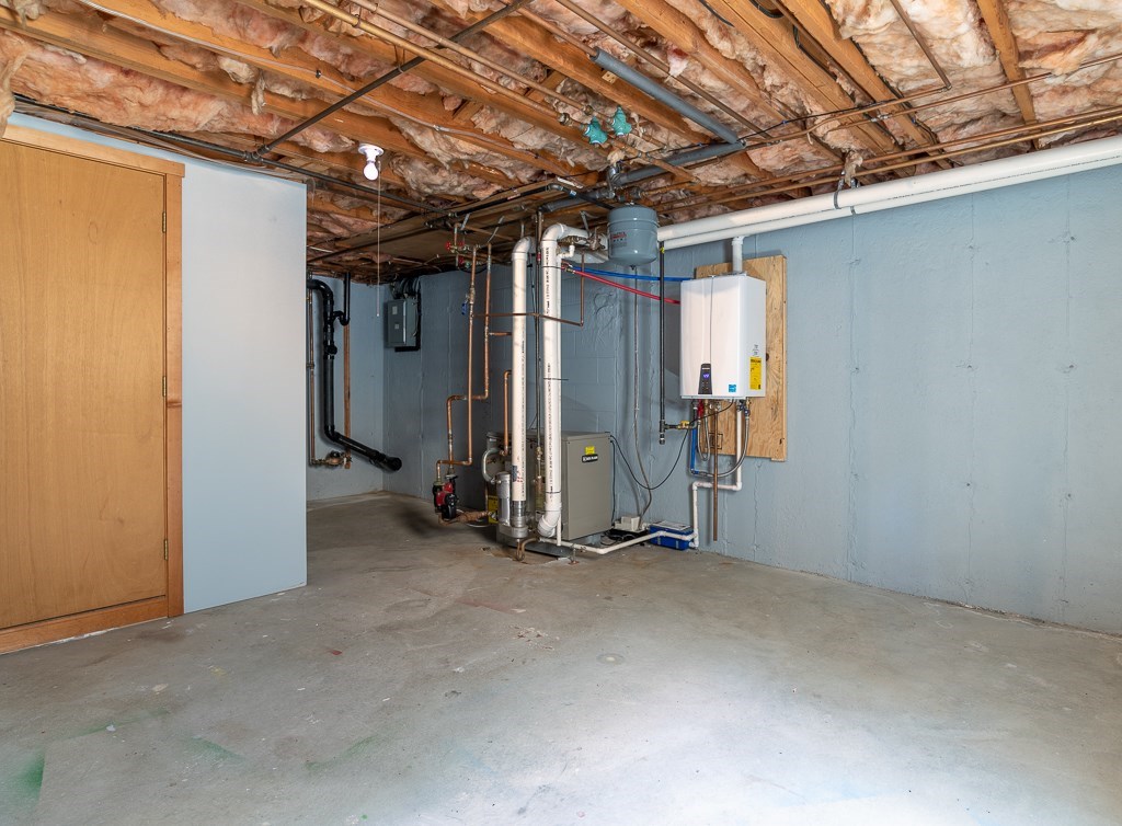 184 Cambridge Circle Longmeadow, MA 01106 - Photo 34 of 40