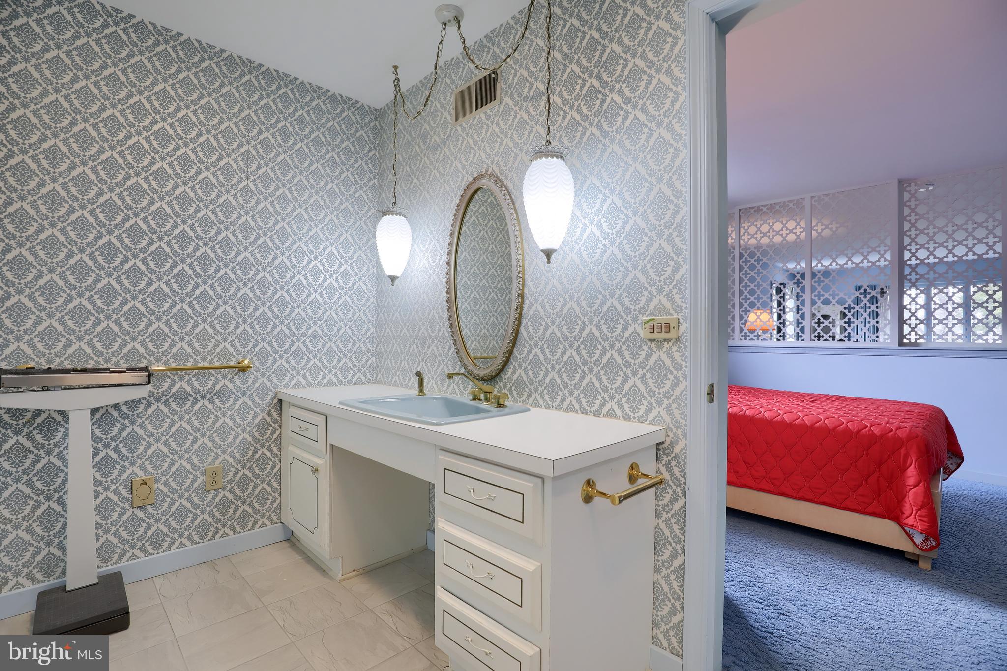620 South Spruce Street Lititz, PA 17543 - Photo 44 of 57 On suite bath for bedroom #2.