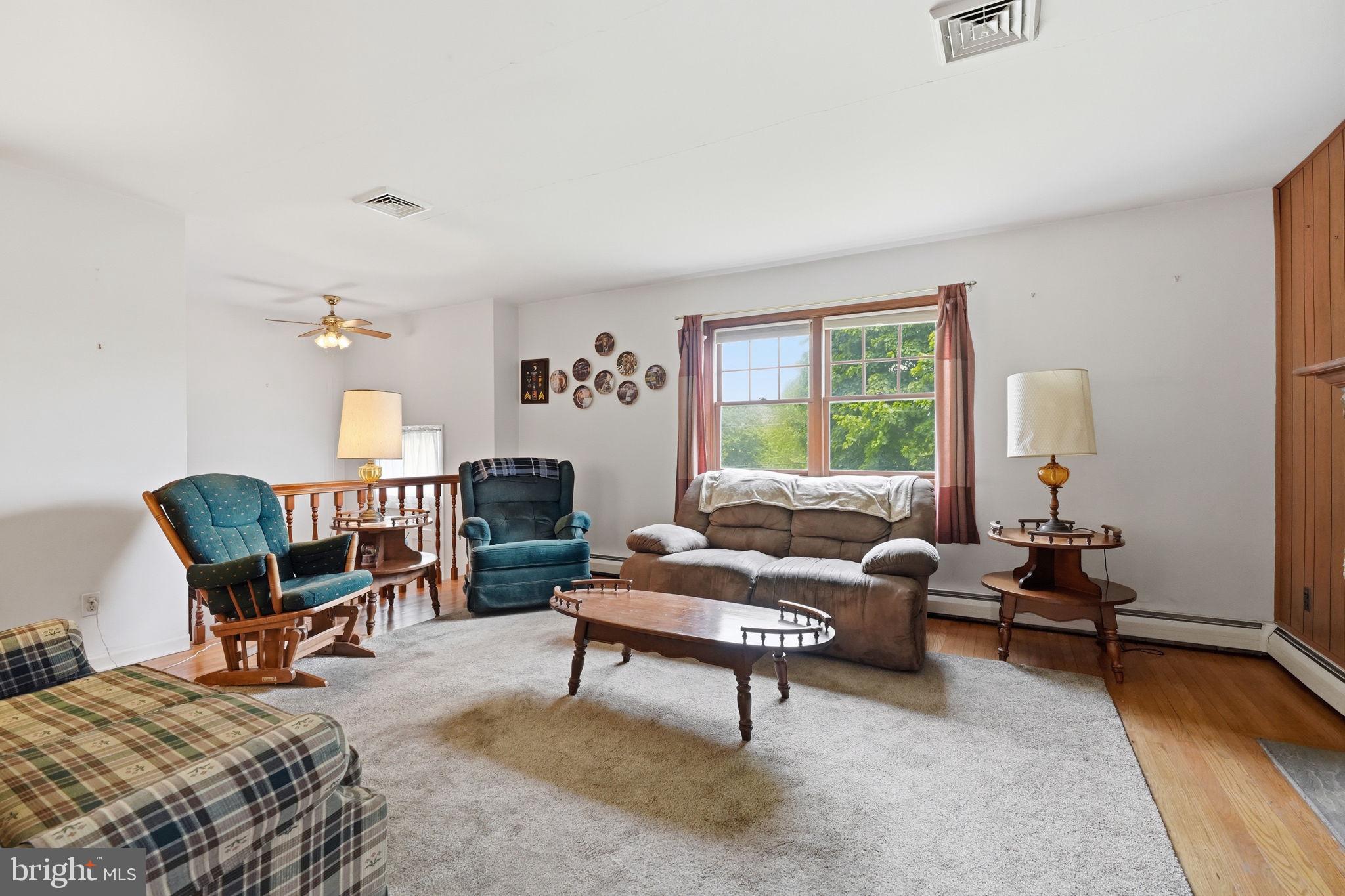 222 Coldstream Road Phoenixville, PA 19460 - Photo 7 of 50 Bright and inviting living space.