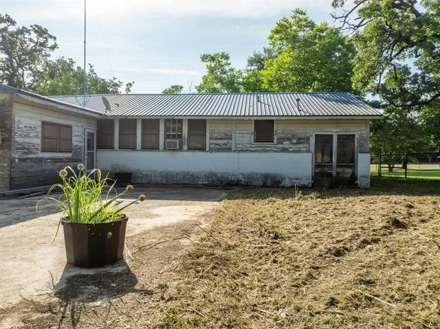 $139,900 | 1089 Highway 22, Whitney, TX 76692