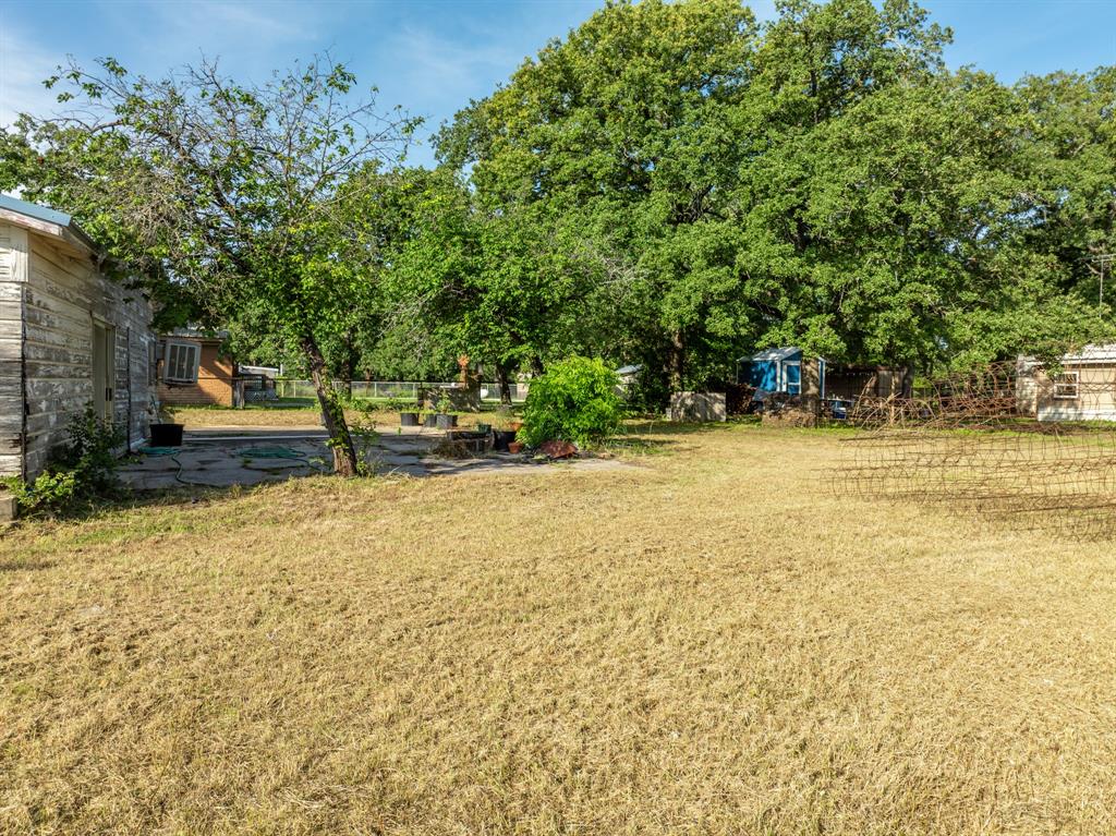 1089 Highway 22 Whitney, TX 76692 - Photo 4 of 26