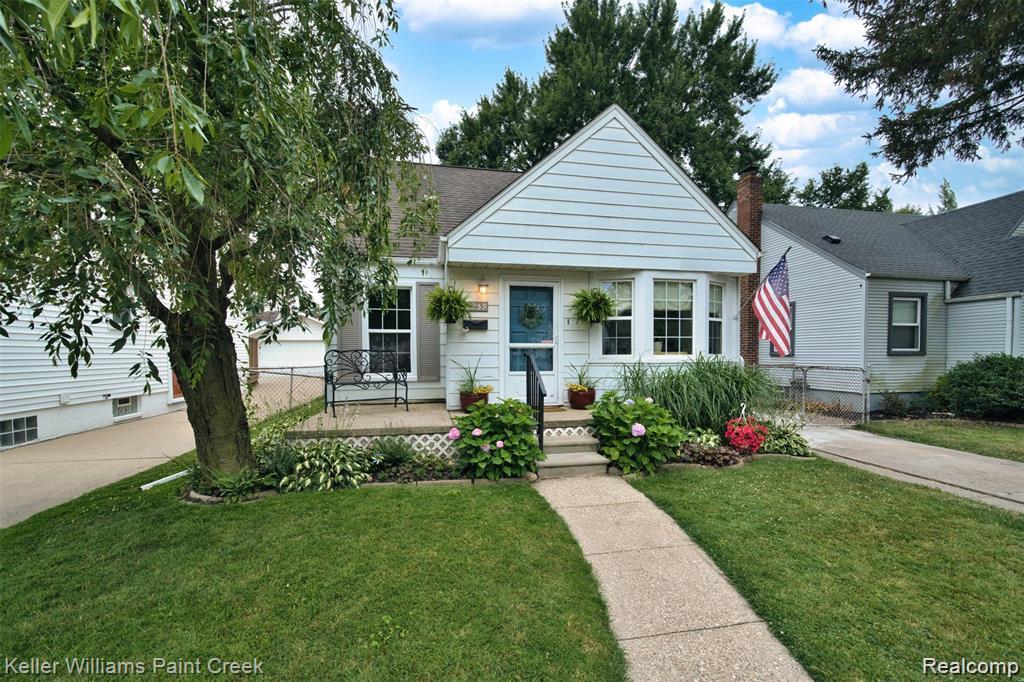 2259 Cambridge Road Berkley, MI 48072 - Photo 2 of 20