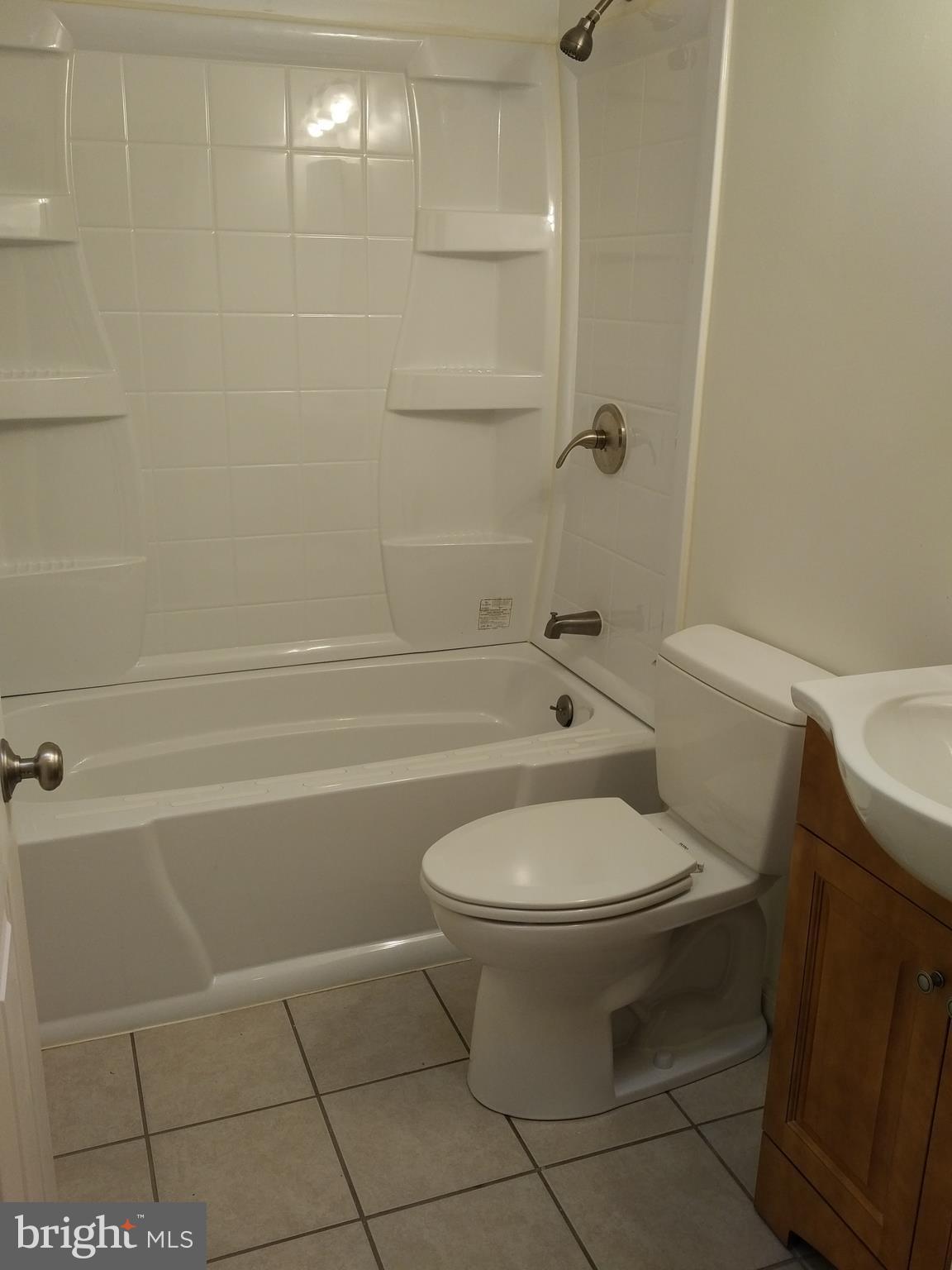 9632 Leavells Road Fredericksburg, VA 22407 - Photo 15 of 17 Bath