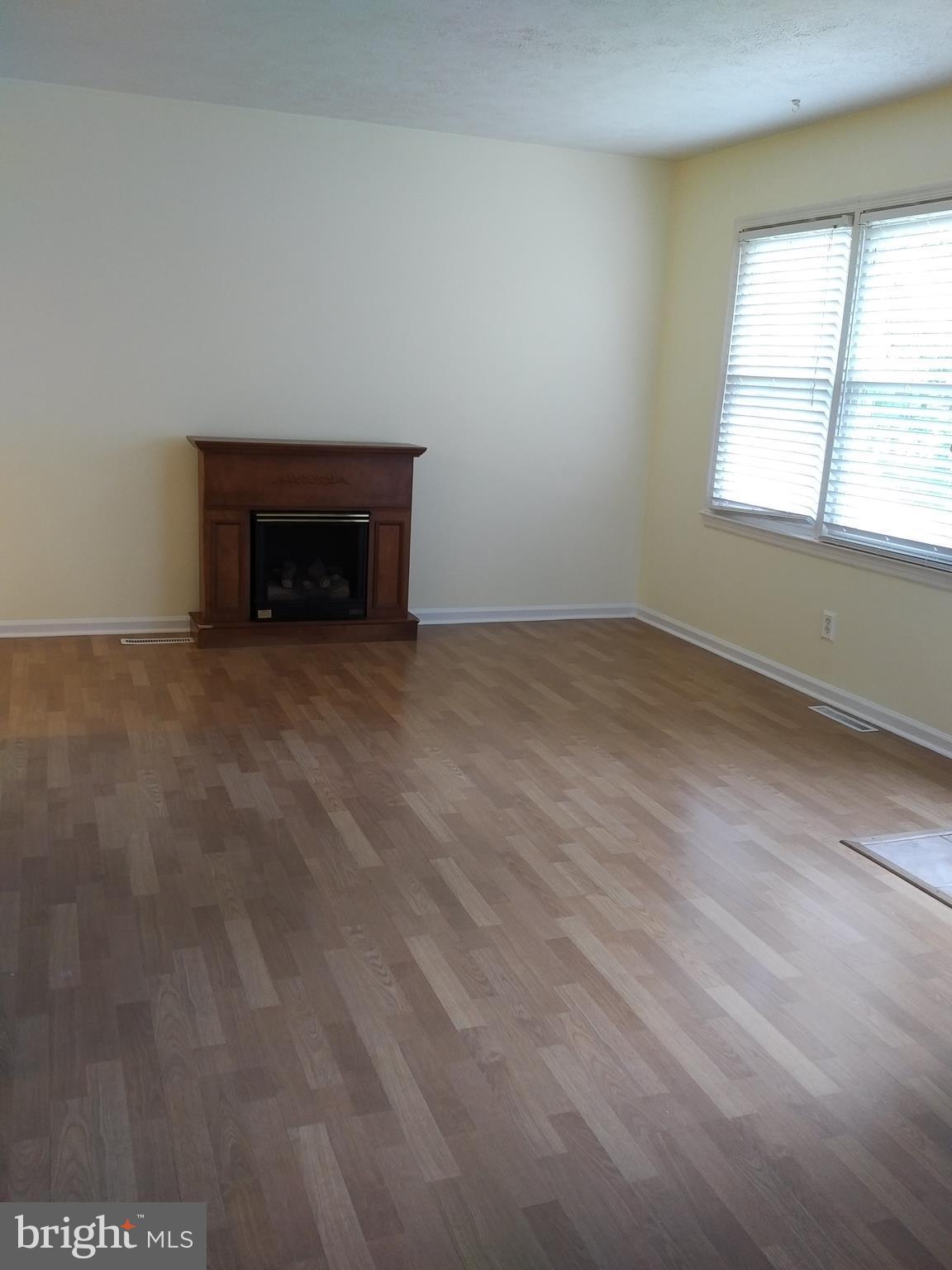 9632 Leavells Road Fredericksburg, VA 22407 - Photo 15 of 23 Living Room