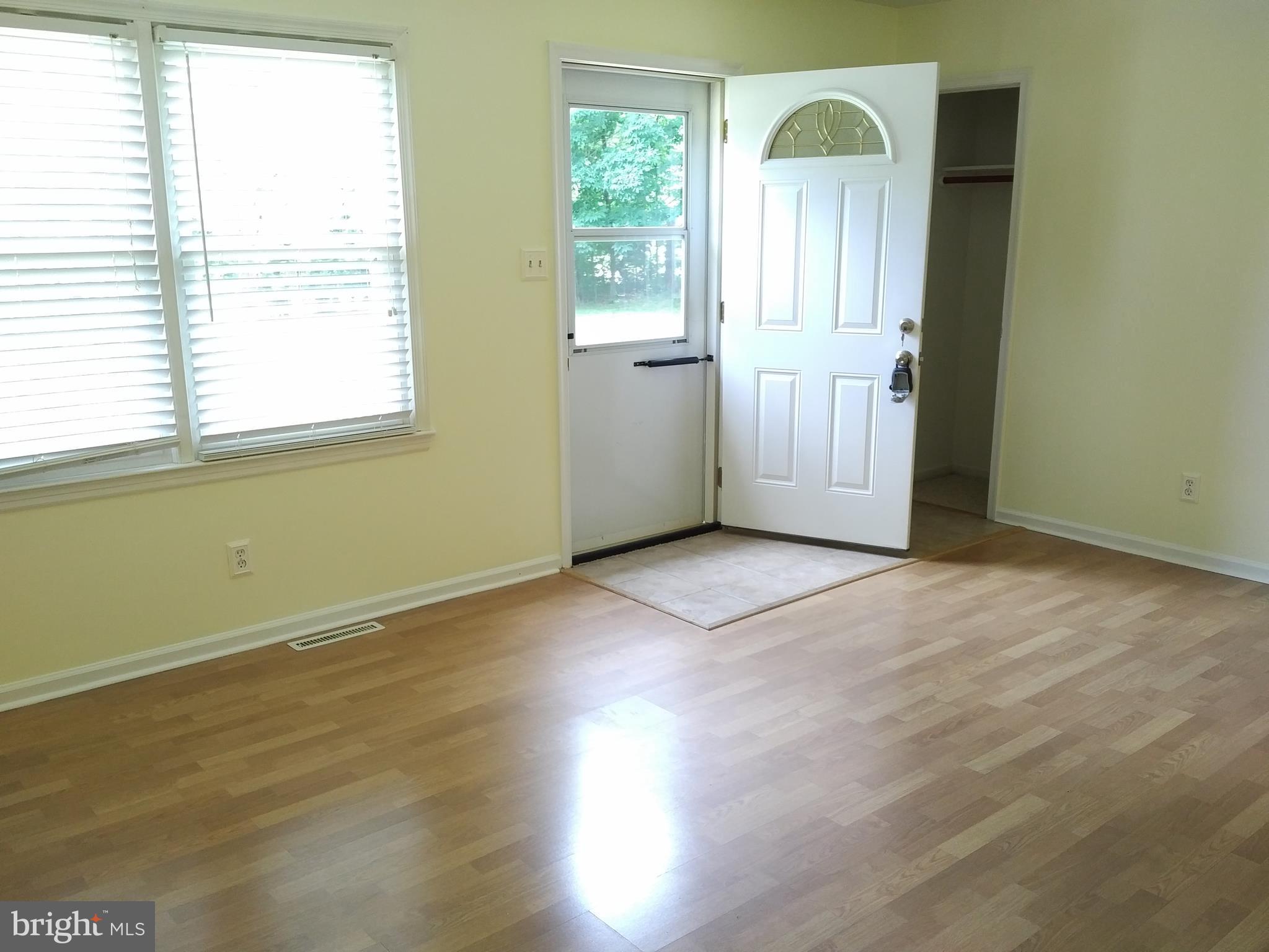 9632 Leavells Road Fredericksburg, VA 22407 - Photo 6 of 17 Living Room