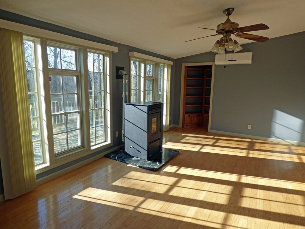 29 Greenfield Road Montague, MA 01351 - Photo 5 of 38 Gallery Image 5