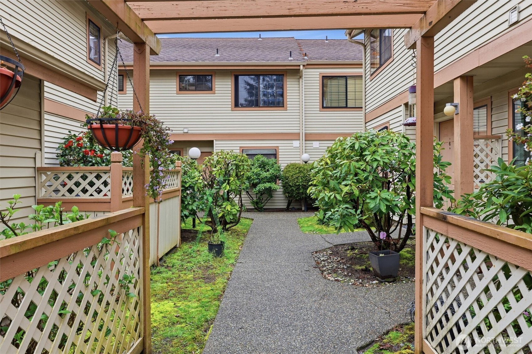 1572 Northeast 177th Street, Unit B10 Seattle, WA 98155 - Photo 1 of 27