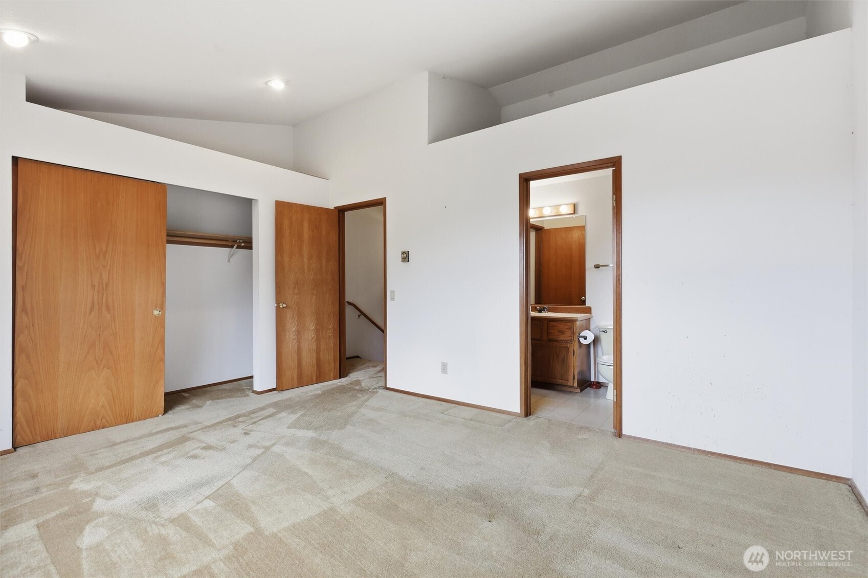 1572 Northeast 177th Street, Unit B10 Seattle, WA 98155 - Photo 19 of 27