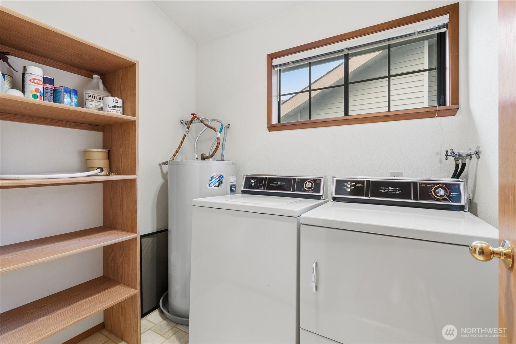 1572 Northeast 177th Street, Unit B10 Seattle, WA 98155 - Photo 22 of 27