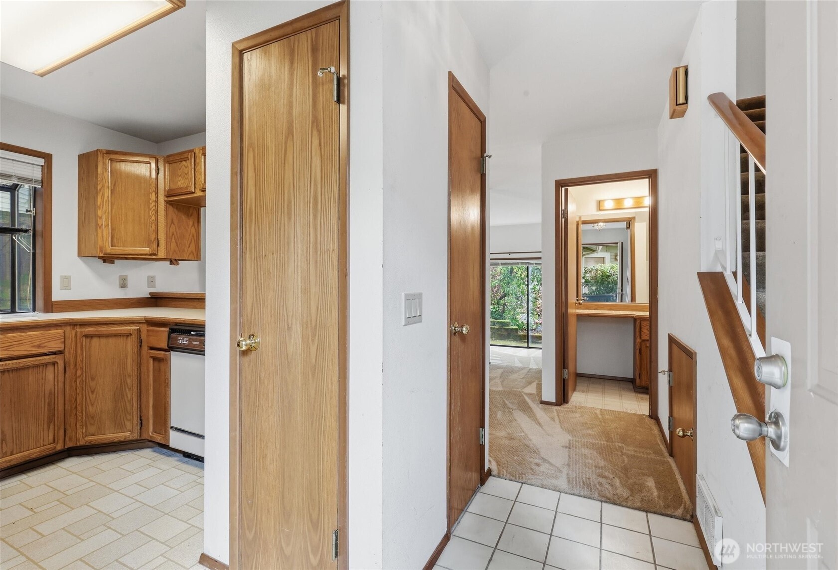 1572 Northeast 177th Street, Unit B10 Seattle, WA 98155 - Photo 3 of 27
