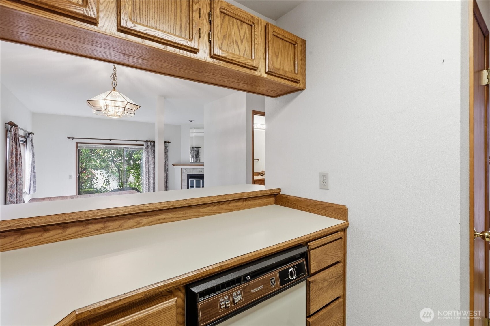 1572 Northeast 177th Street, Unit B10 Seattle, WA 98155 - Photo 7 of 27