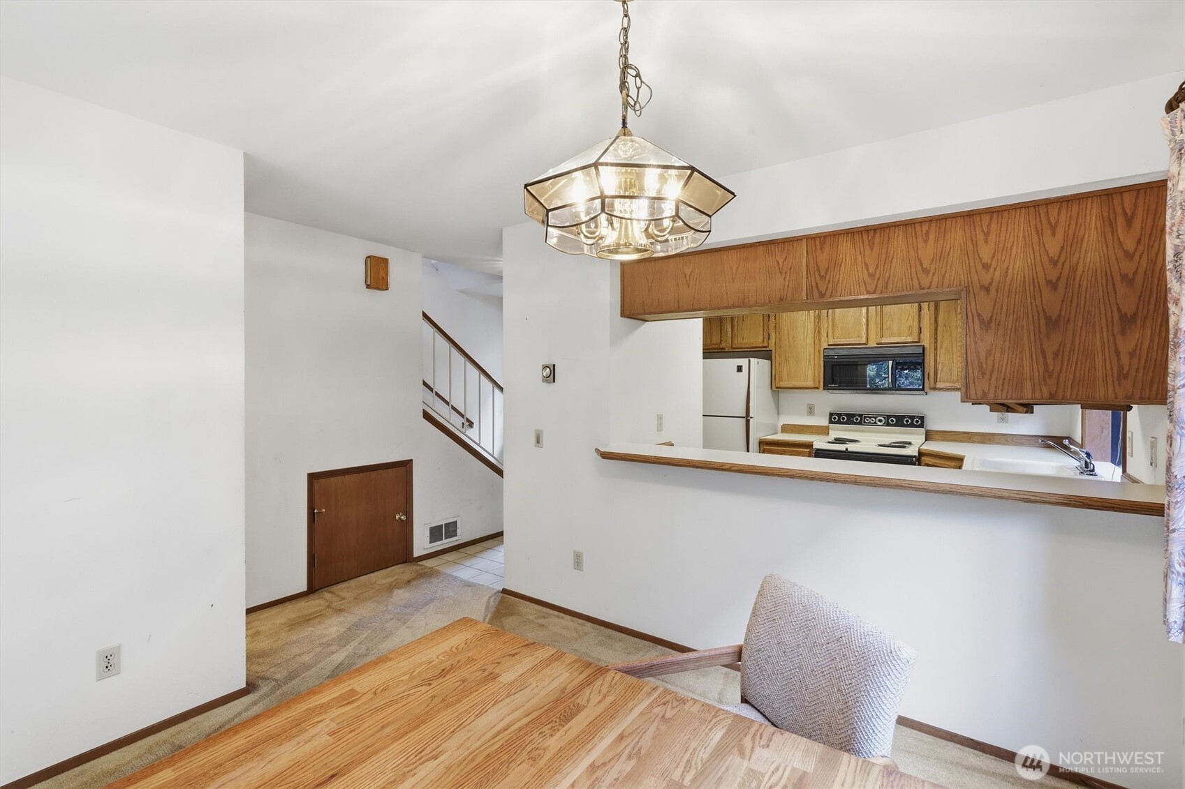 1572 Northeast 177th Street, Unit B10 Seattle, WA 98155 - Photo 9 of 27