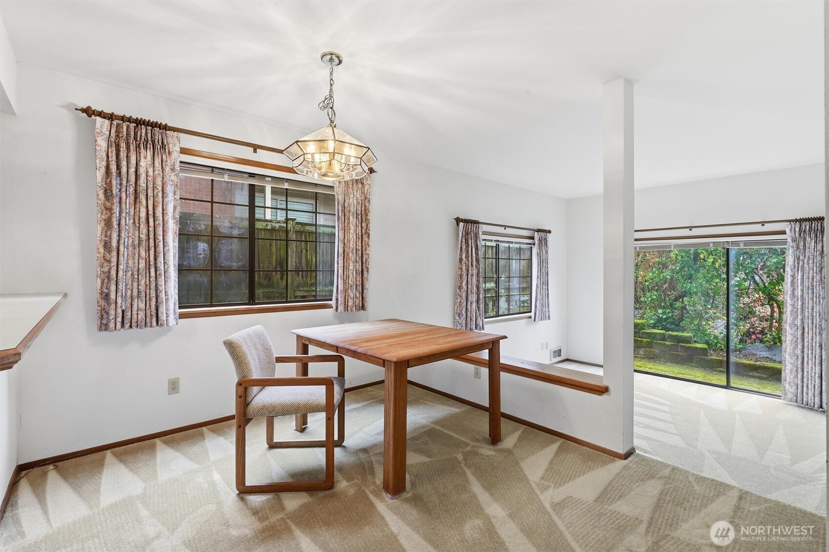 1572 Northeast 177th Street, Unit B10 Seattle, WA 98155 - Photo 10 of 27