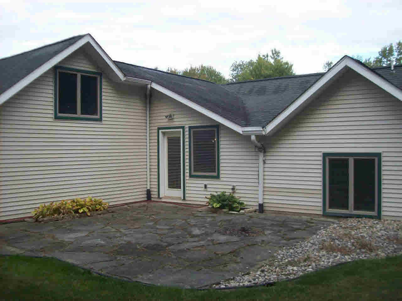 8033 Hogan Road Fenton, MI 48430 - Photo 5 of 34