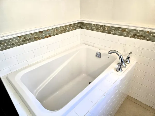 $5,900 | 17840 Tarzana Street, Encino, CA 91316