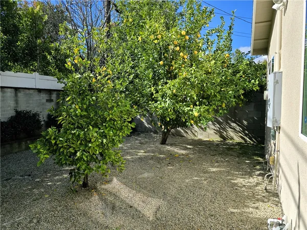 $5,900 | 17840 Tarzana Street, Encino, CA 91316