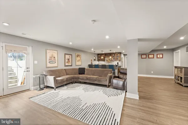 $1,145,000 | 38373 Coralberry Place, Lovettsville, VA 20180