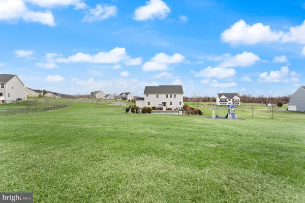 $1,145,000 | 38373 Coralberry Place, Lovettsville, VA 20180