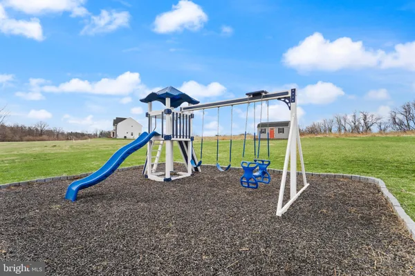 $1,145,000 | 38373 Coralberry Place, Lovettsville, VA 20180