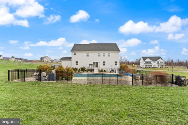 $1,145,000 | 38373 Coralberry Place, Lovettsville, VA 20180