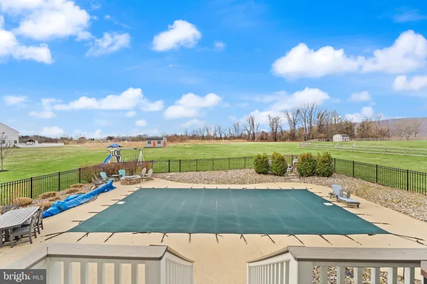 $1,145,000 | 38373 Coralberry Place, Lovettsville, VA 20180