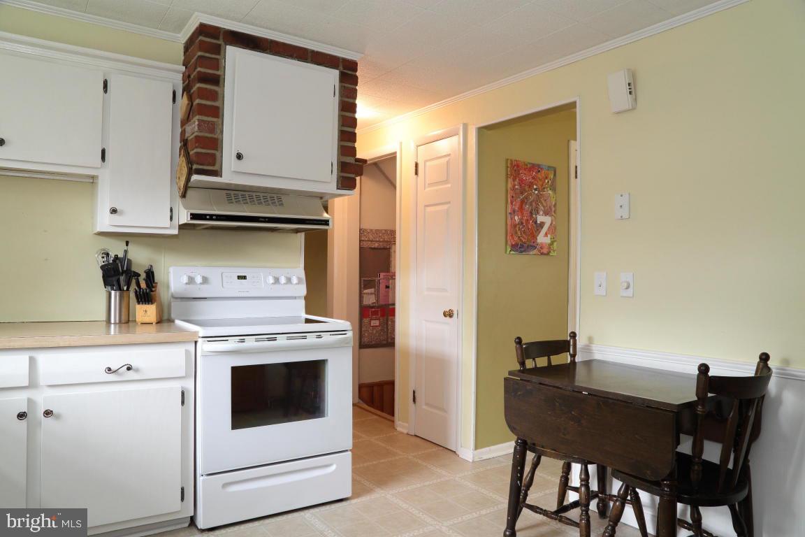 1632 Robert Road Lancaster, PA 17601 - Photo 5 of 13 Gallery Image 5