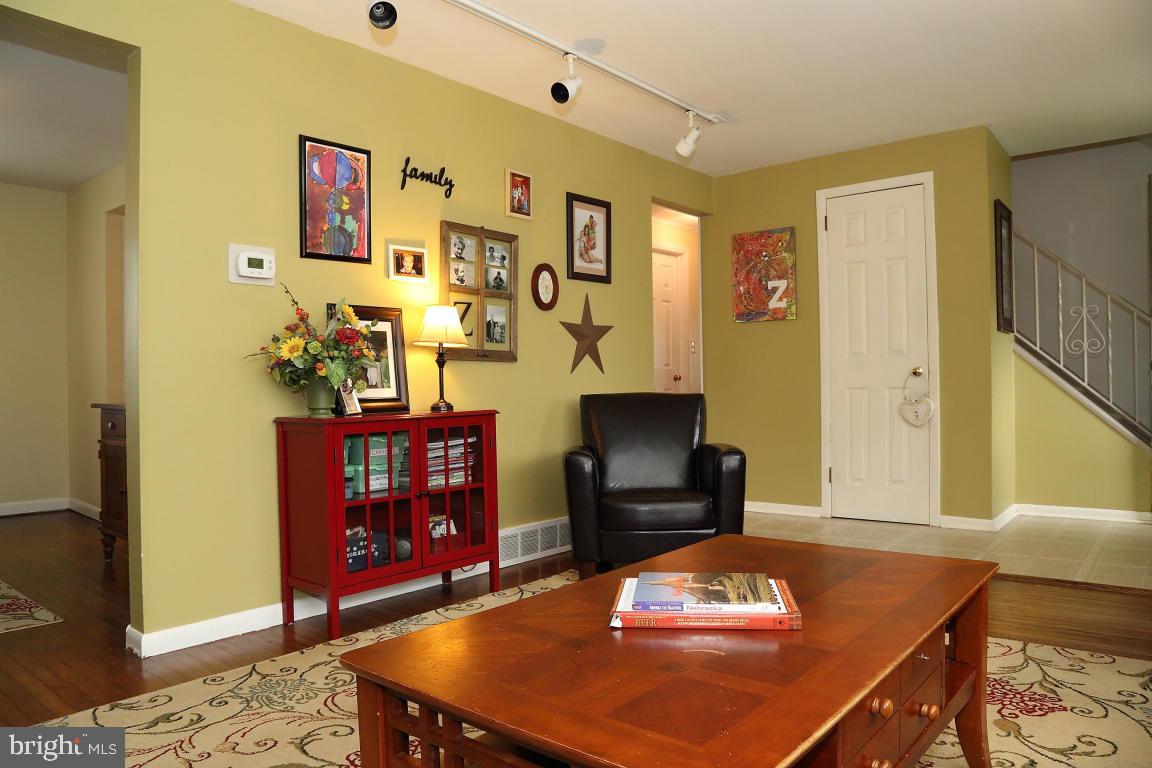 1632 Robert Road Lancaster, PA 17601 - Photo 6 of 13 Gallery Image 6