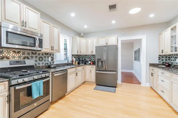 $4,500 | 310 East Paris Street, Tampa, FL 33604