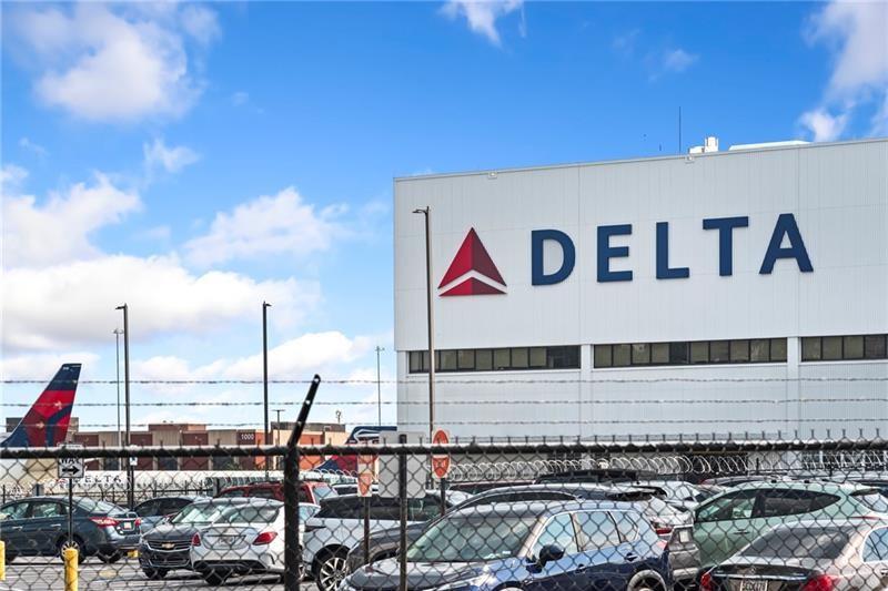 489 Hammons Way Southeast Atlanta, GA 30315 - Photo 45 of 47 a view of a street with cars