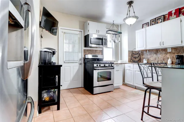 $890,000 | 65-10 80th Avenue | Glendale